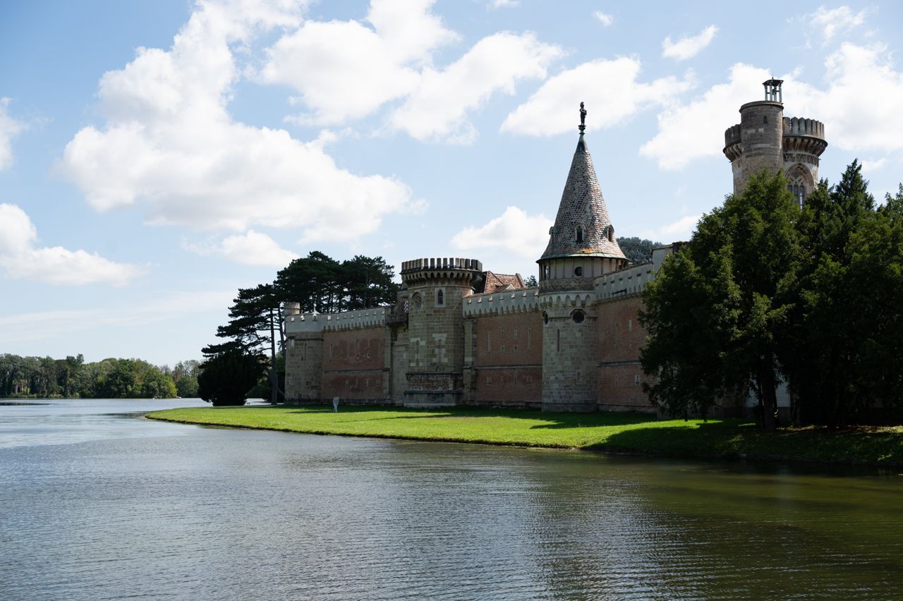 nikon z6, castle, laxenburg